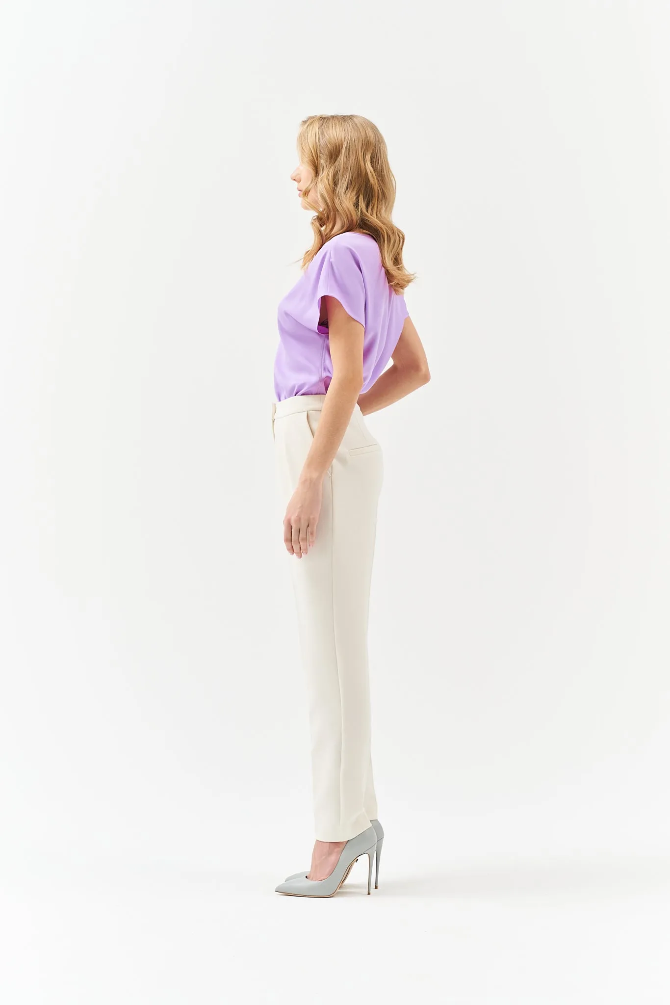 PLEAT FRONT TAPERED TROUSERS IN MILK