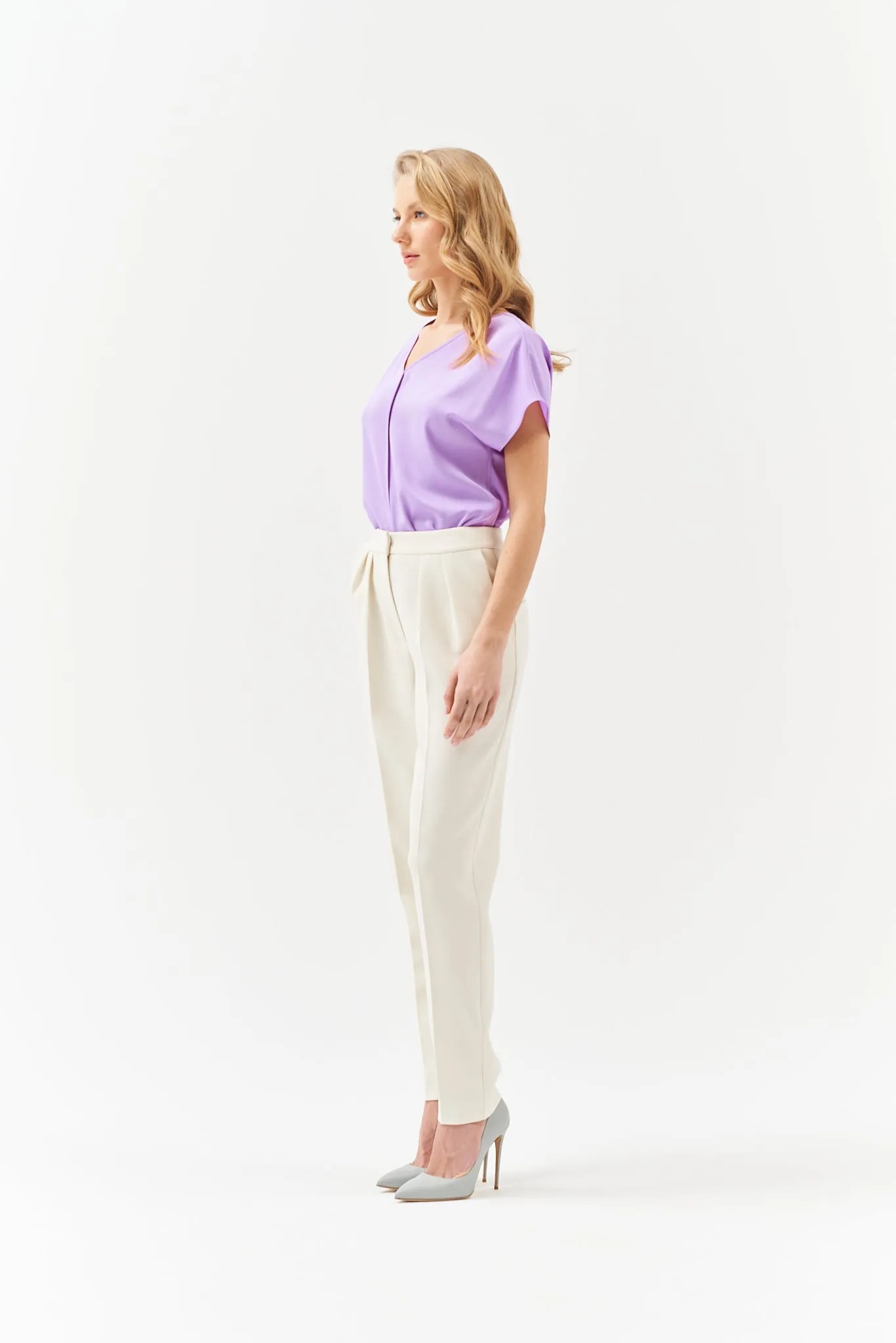 PLEAT FRONT TAPERED TROUSERS IN MILK