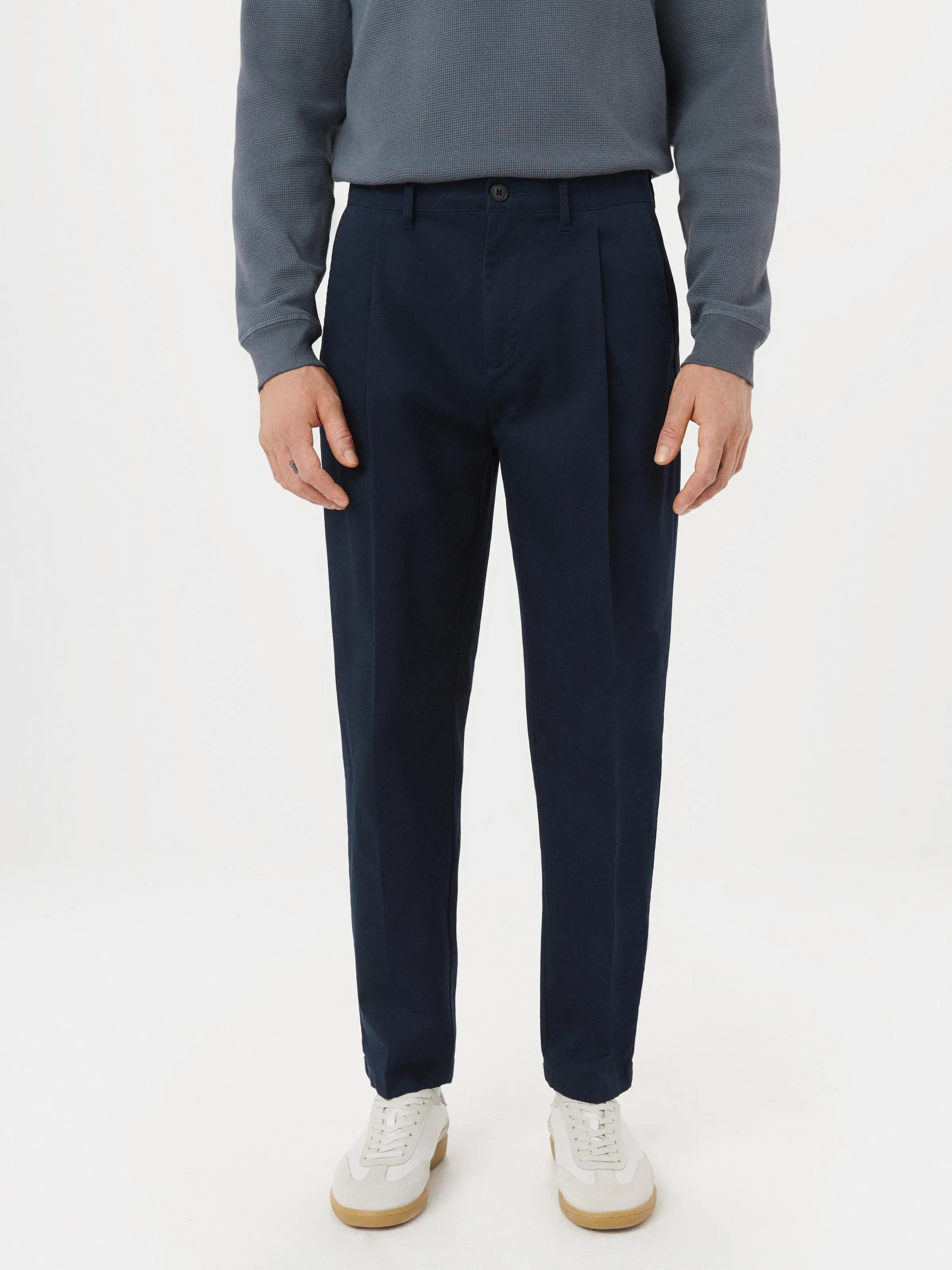 The Jamie Pleated Chino Pant in Deep Blue